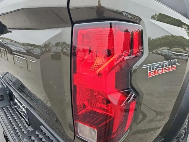2023 Chevrolet Colorado 4WD Crew Cab Short Box Trail Boss
