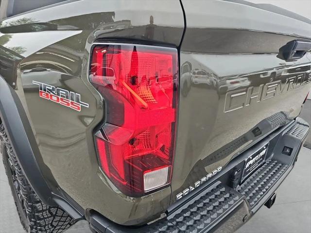 2023 Chevrolet Colorado 4WD Crew Cab Short Box Trail Boss