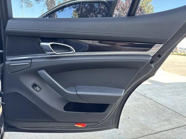 2014 Porsche Panamera 4