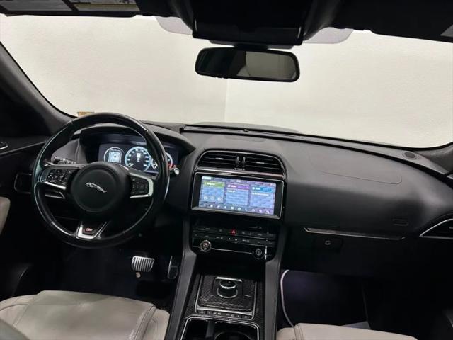 2017 Jaguar F-PACE First Edition