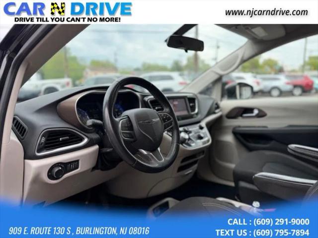 2022 Chrysler Voyager LX