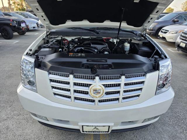2012 Cadillac Escalade Luxury