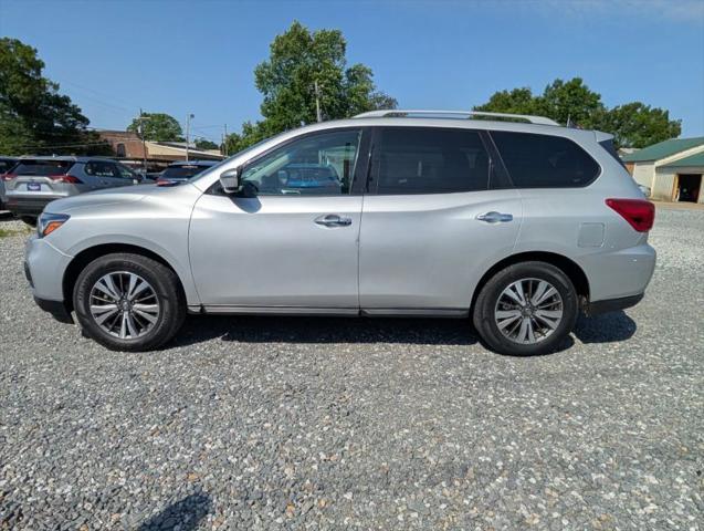 2017 Nissan Pathfinder SV