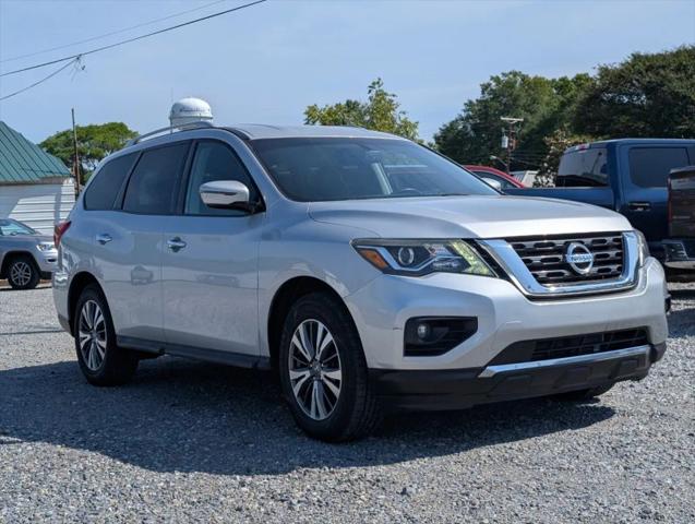 2017 Nissan Pathfinder SV