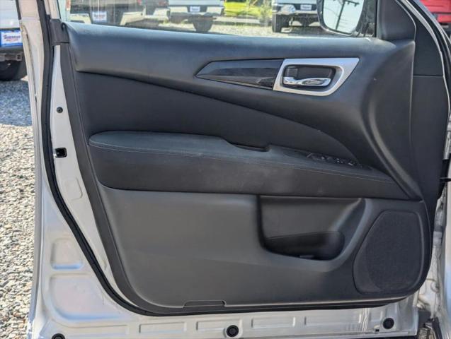 2017 Nissan Pathfinder SV