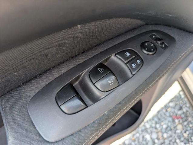 2017 Nissan Pathfinder SV