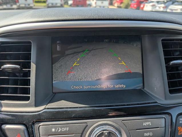 2017 Nissan Pathfinder SV