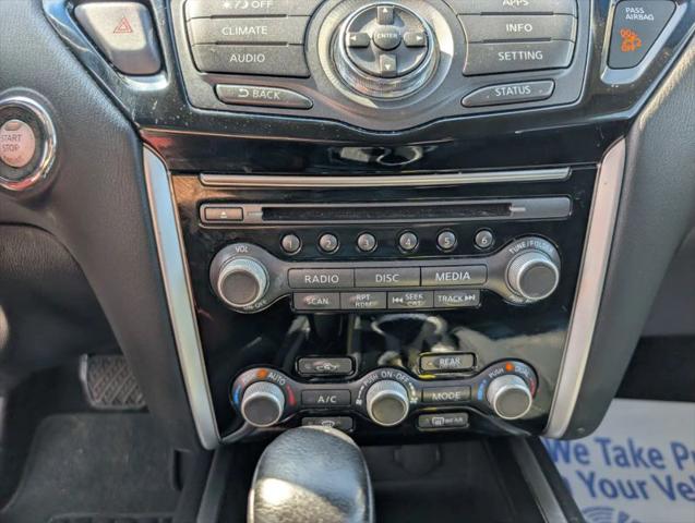 2017 Nissan Pathfinder SV