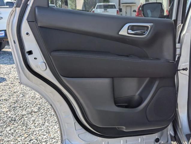 2017 Nissan Pathfinder SV