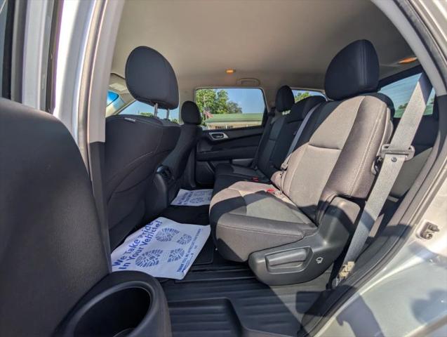 2017 Nissan Pathfinder SV