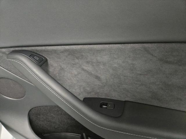 2024 Tesla Model Y RWD