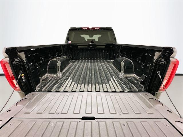 2026 GMC Sierra 1500 Crew Cab, Standard Bed, SLT, 4WD