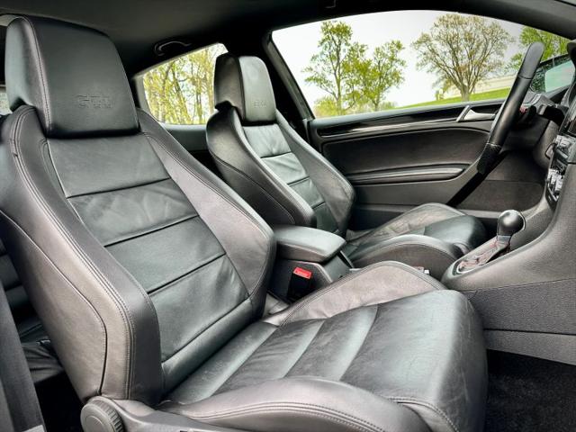 2011 Volkswagen GTI 2-Door Autobahn