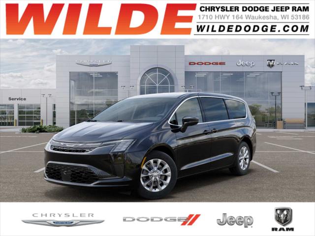 2027 Chrysler Pacifica Select for sale in Waukesha, WI