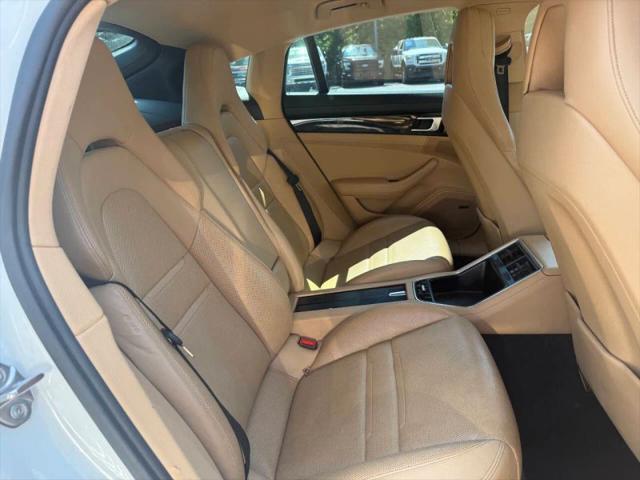 2017 Porsche Panamera Base