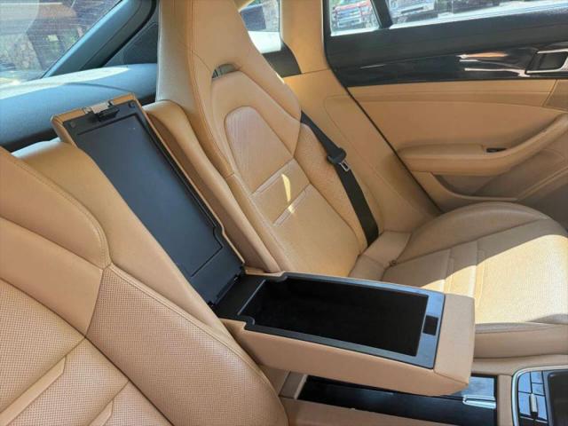 2017 Porsche Panamera Base