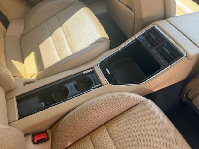 2017 Porsche Panamera Base