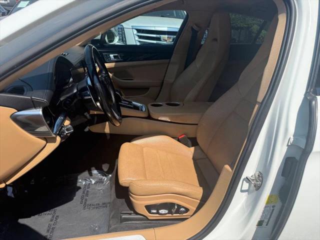 2017 Porsche Panamera Base