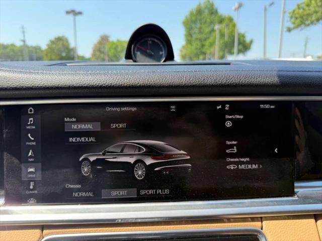 2017 Porsche Panamera Base