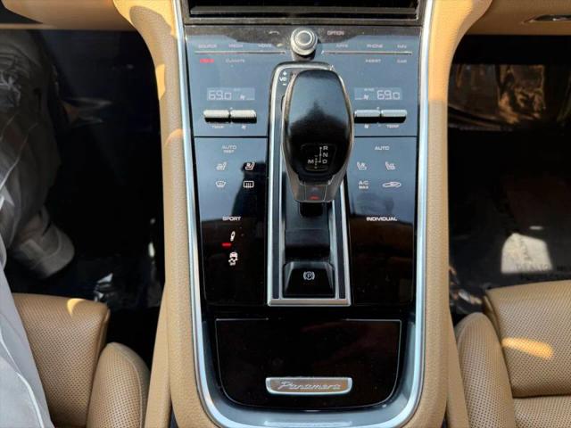 2017 Porsche Panamera Base