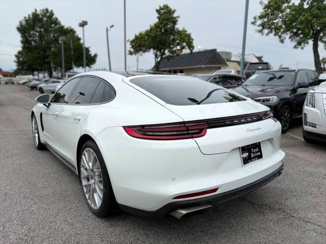 2017 Porsche Panamera Base