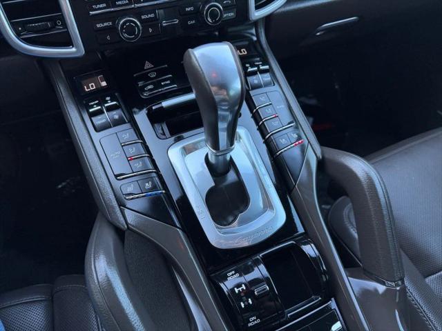 2016 Porsche Cayenne Base