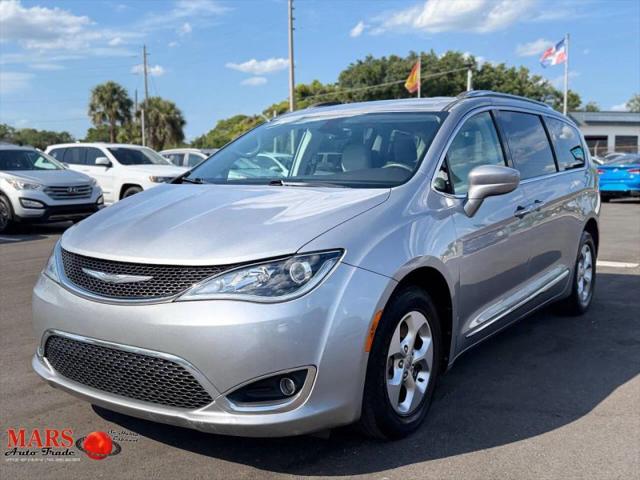 2017 Chrysler Pacifica Touring-L Plus