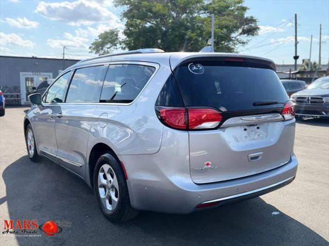2017 Chrysler Pacifica Touring-L Plus