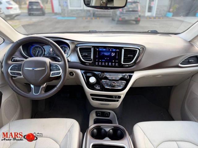 2017 Chrysler Pacifica Touring-L Plus