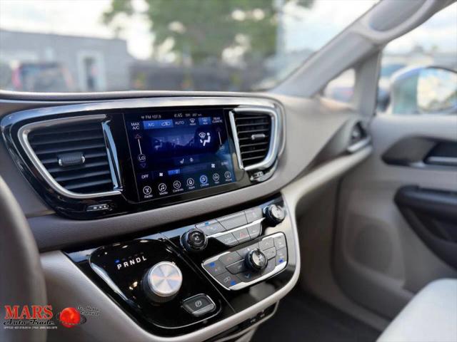 2017 Chrysler Pacifica Touring-L Plus