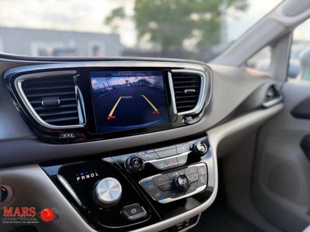 2017 Chrysler Pacifica Touring-L Plus