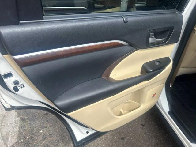 2016 Toyota Highlander Limited Platinum V6