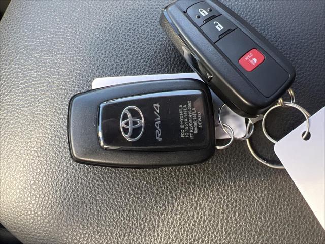 2023 Toyota RAV4 Hybrid XLE