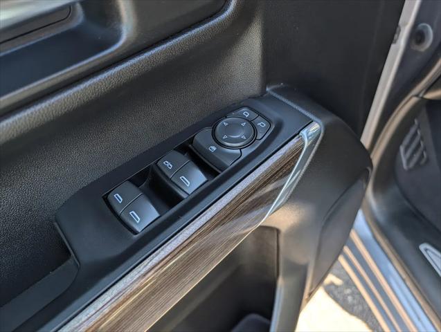 2022 Chevrolet Silverado 1500 4WD Crew Cab Short Bed RST