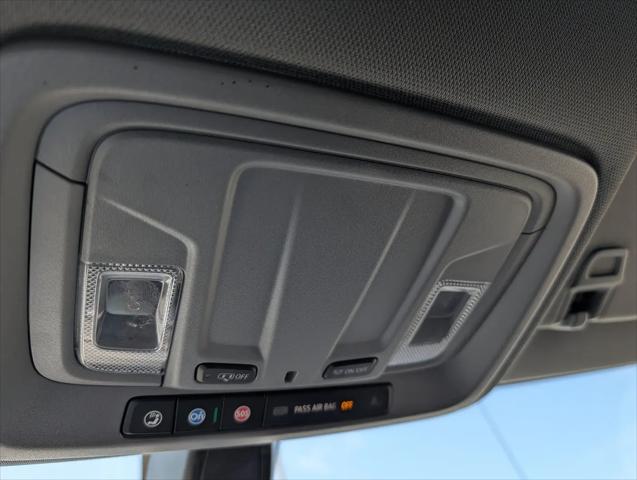 2022 Chevrolet Silverado 1500 4WD Crew Cab Short Bed RST