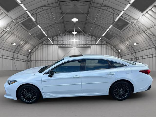 2019 Toyota Avalon Hybrid XSE