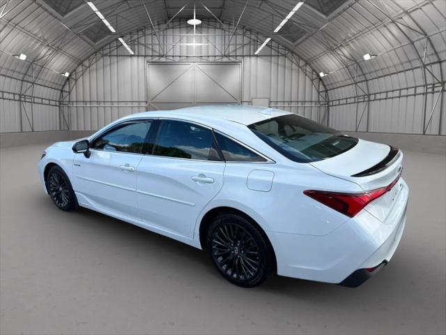 2019 Toyota Avalon Hybrid XSE