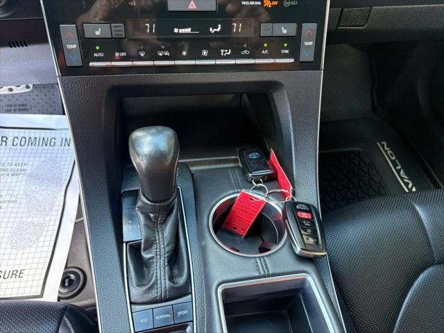 2019 Toyota Avalon Hybrid XSE