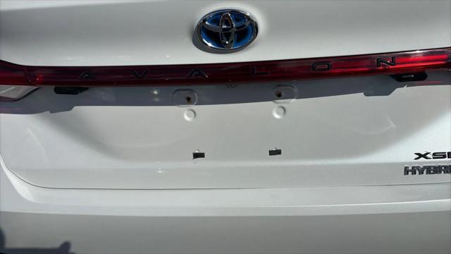 2019 Toyota Avalon Hybrid XSE
