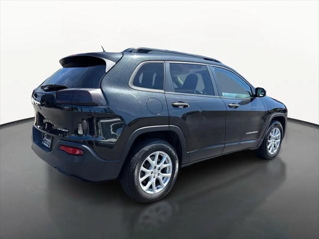 2016 Jeep Cherokee Sport