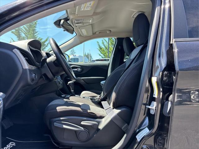 2016 Jeep Cherokee Sport
