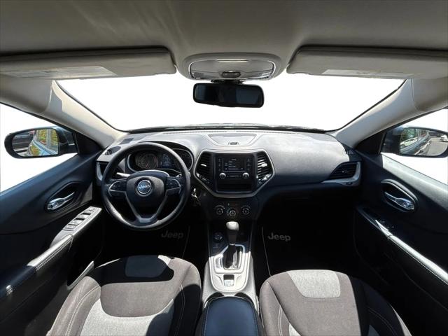 2016 Jeep Cherokee Sport