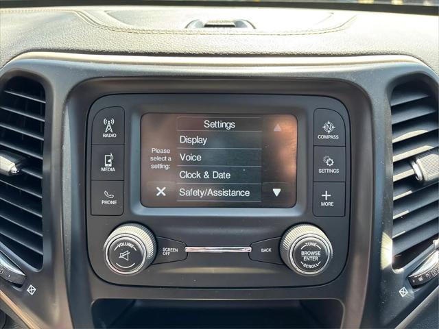 2016 Jeep Cherokee Sport