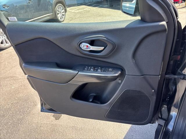 2016 Jeep Cherokee Sport