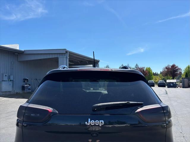2016 Jeep Cherokee Sport