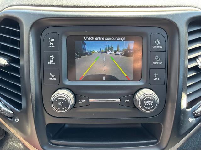 2016 Jeep Cherokee Sport