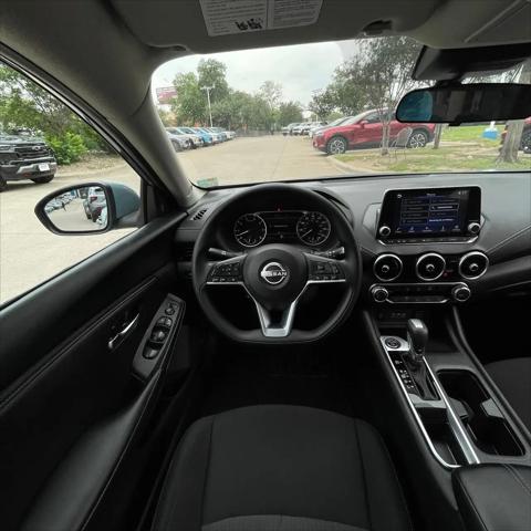 2024 Nissan Sentra SV Xtronic CVT