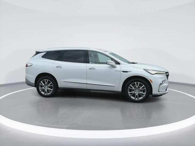 2023 Buick Enclave Essence AWD