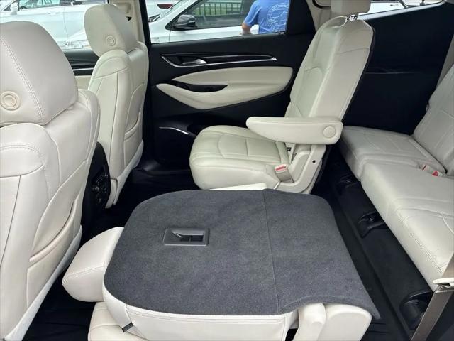 2023 Buick Enclave Essence AWD