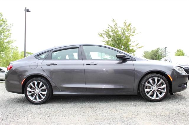 2016 Chrysler 200 S